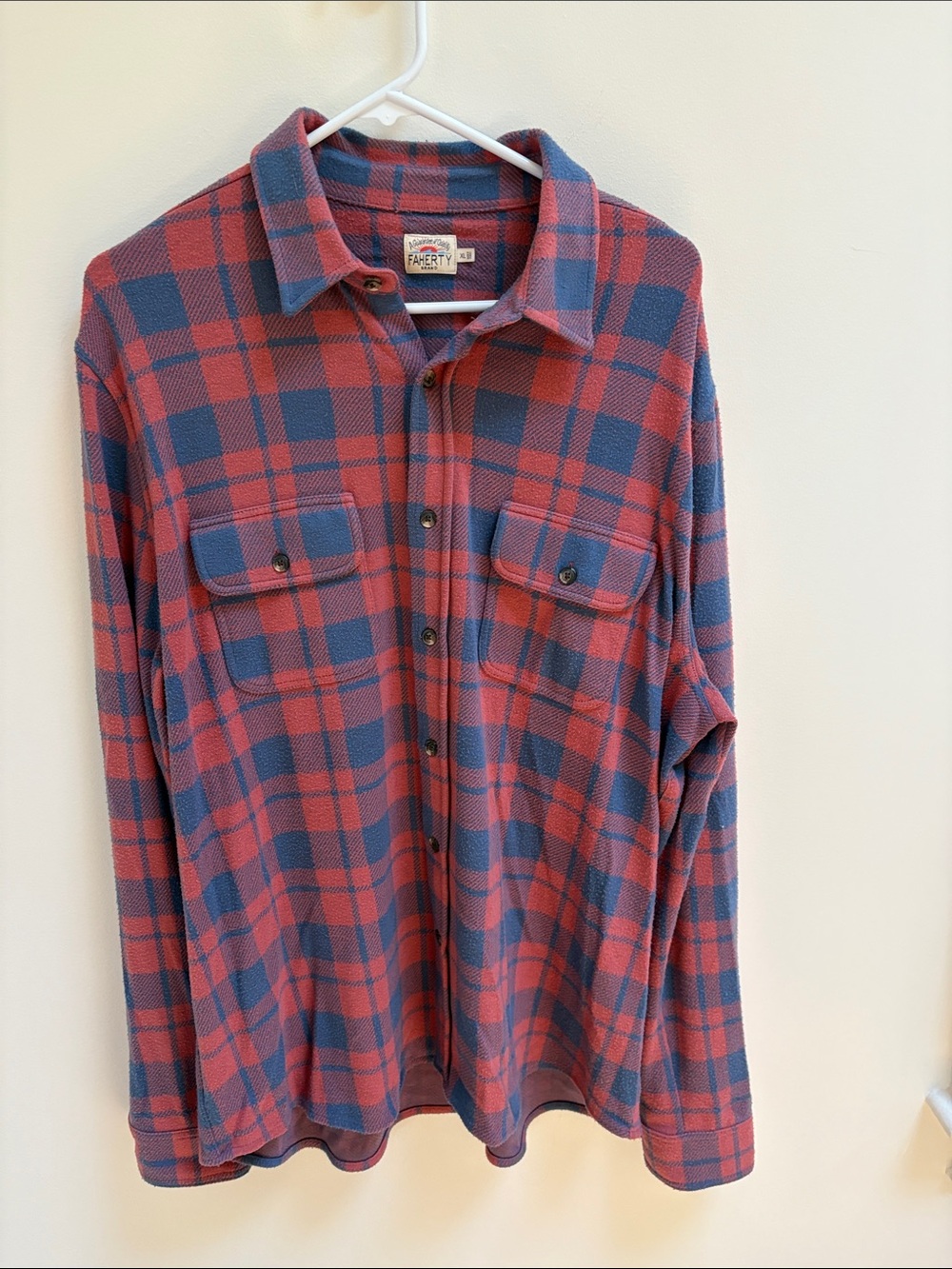 Faherty Legend Blue & Red Plaid Long-Sleeve Button-Down Shirt